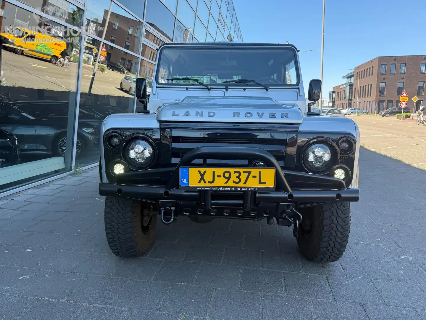 Land Rover Defender 2.4 TD 90 SW XTech Youngtimer Grijs - 2
