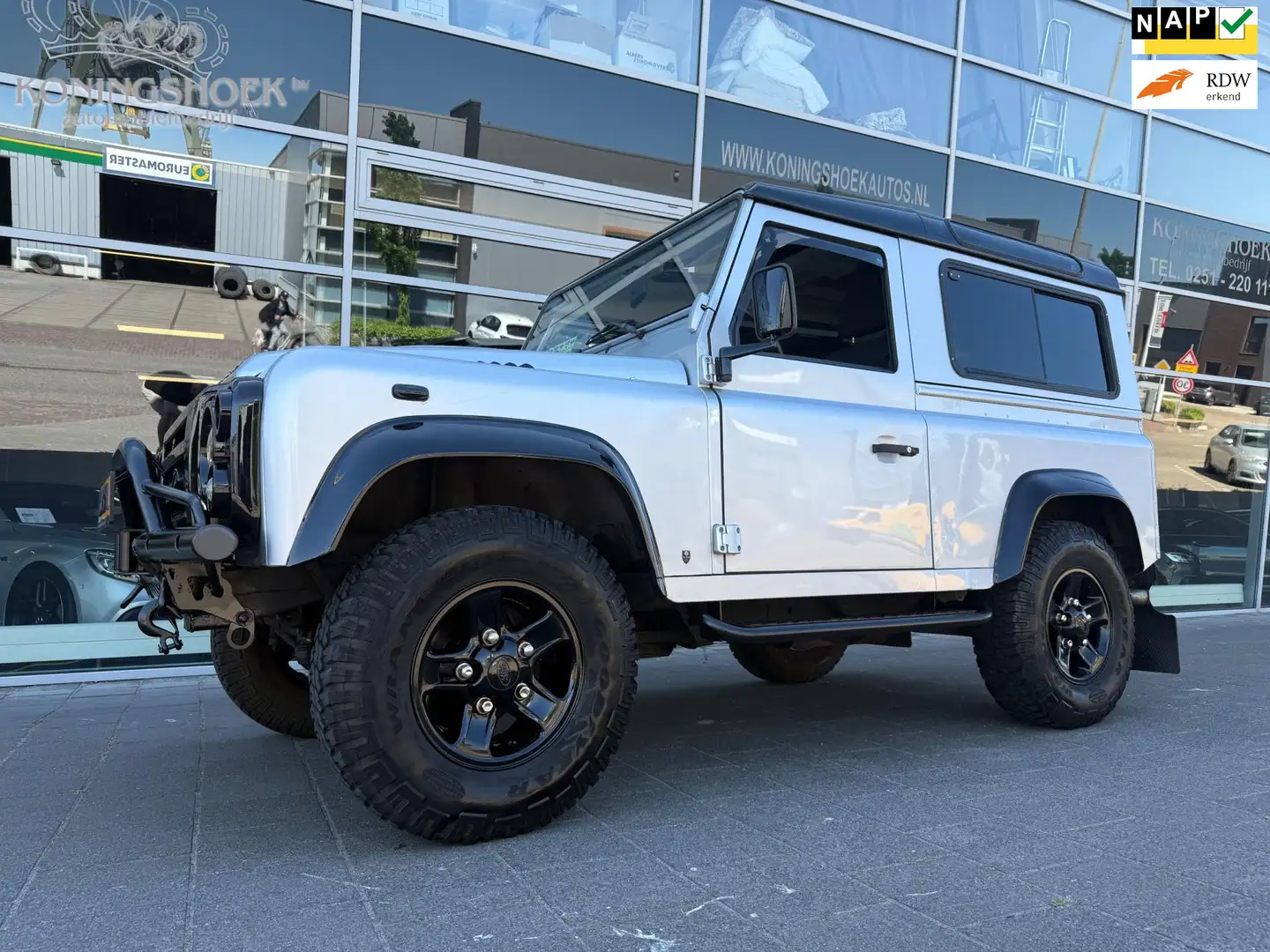 Land Rover Defender 2.4 TD 90 SW XTech Youngtimer Grijs - 1