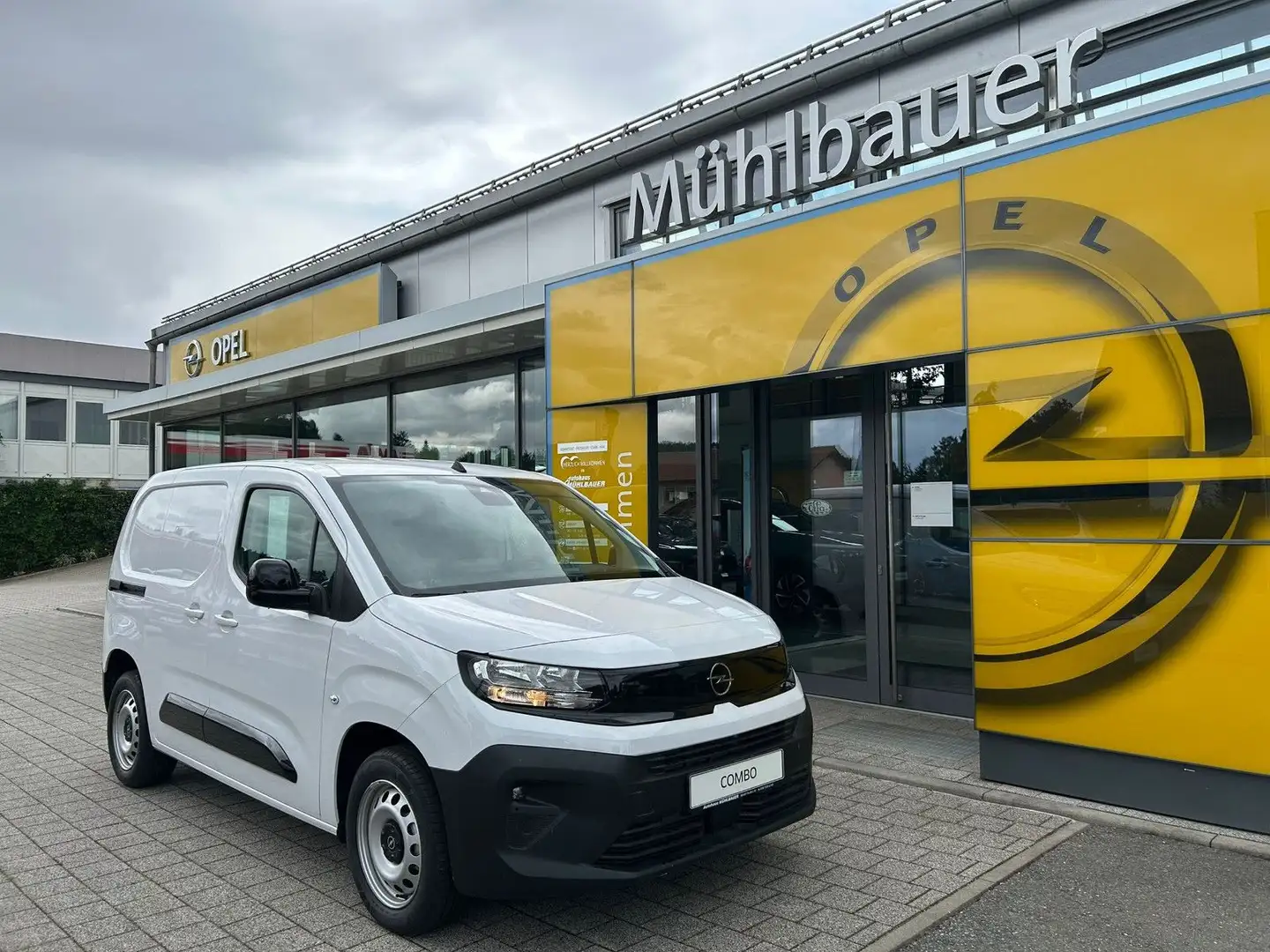 Opel Combo E Cargo 1.5 Basis **Navi*PDC** Weiß - 2