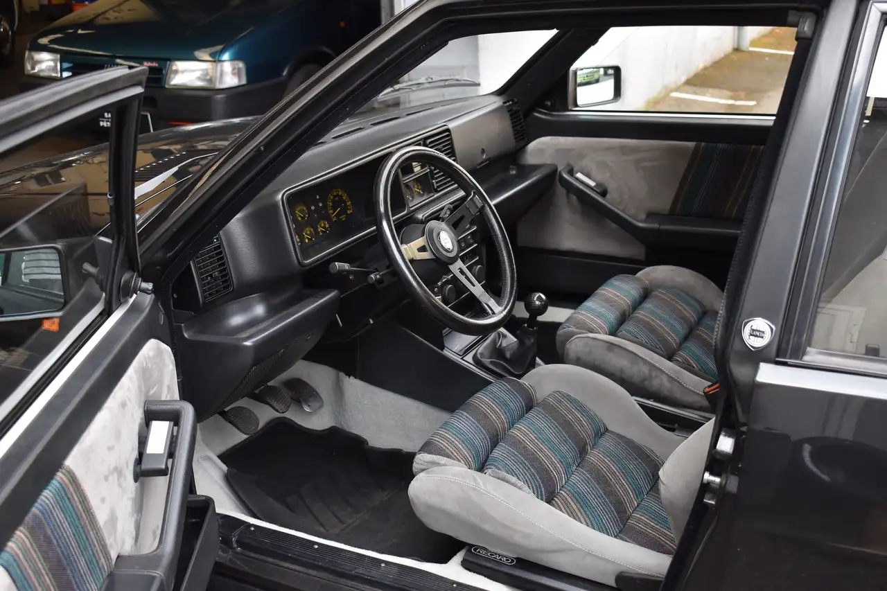 Lancia Delta HF Integrale 8V, foto 11
