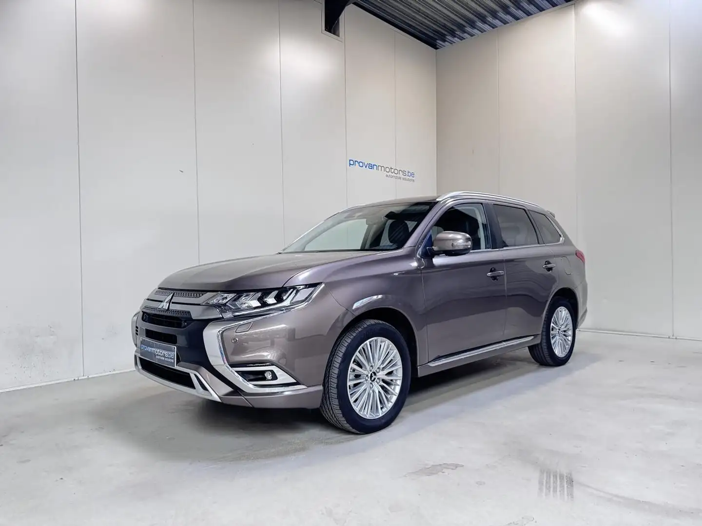 Mitsubishi Outlander 2.4 PHEV AWD Hybrid - Apple CarPlay - Topstaat!... Bruin - 1
