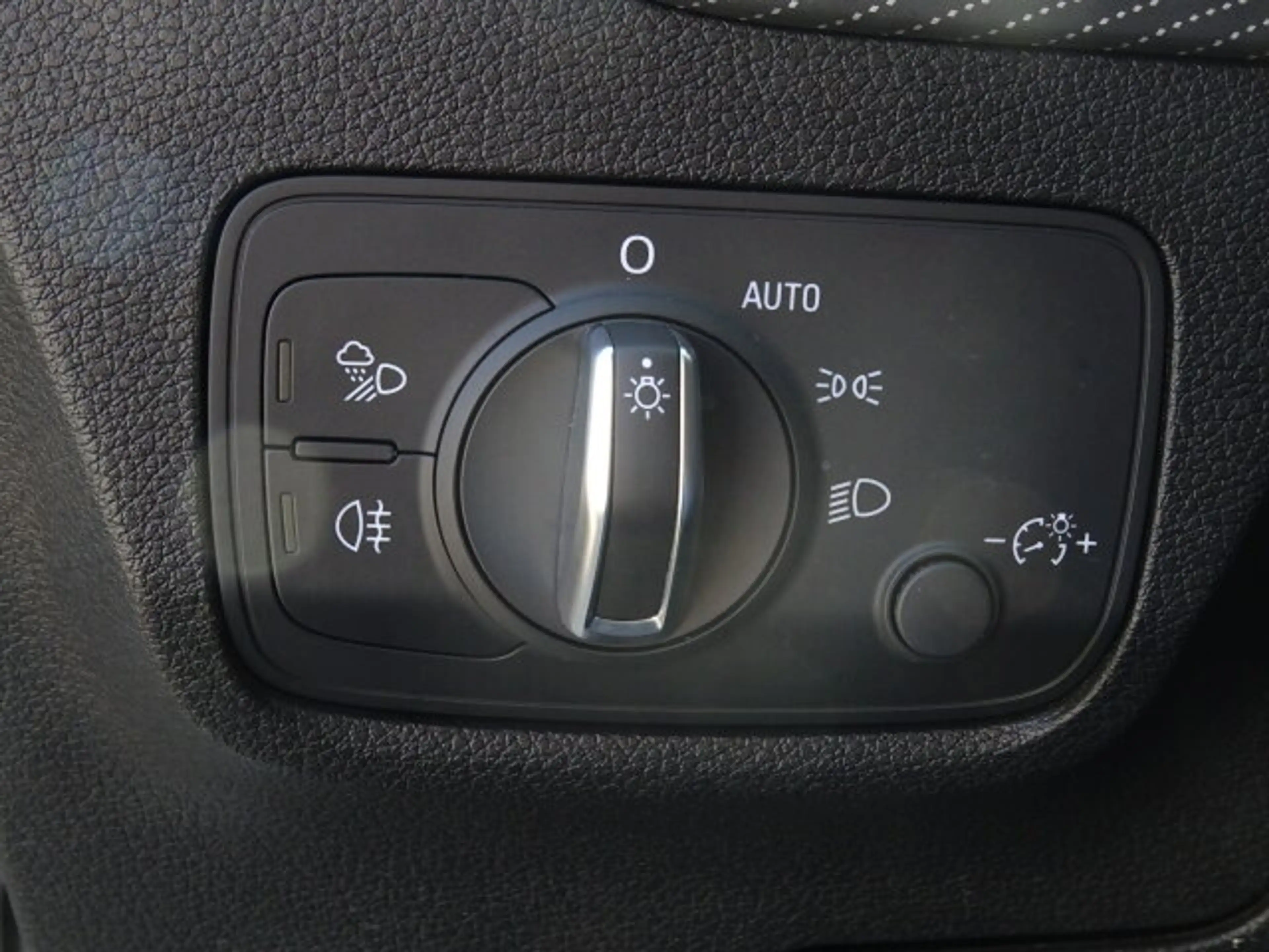 Audi Q2 sport S tronic LED Navi Sitzheizung, TOP Qualität — photo 11
