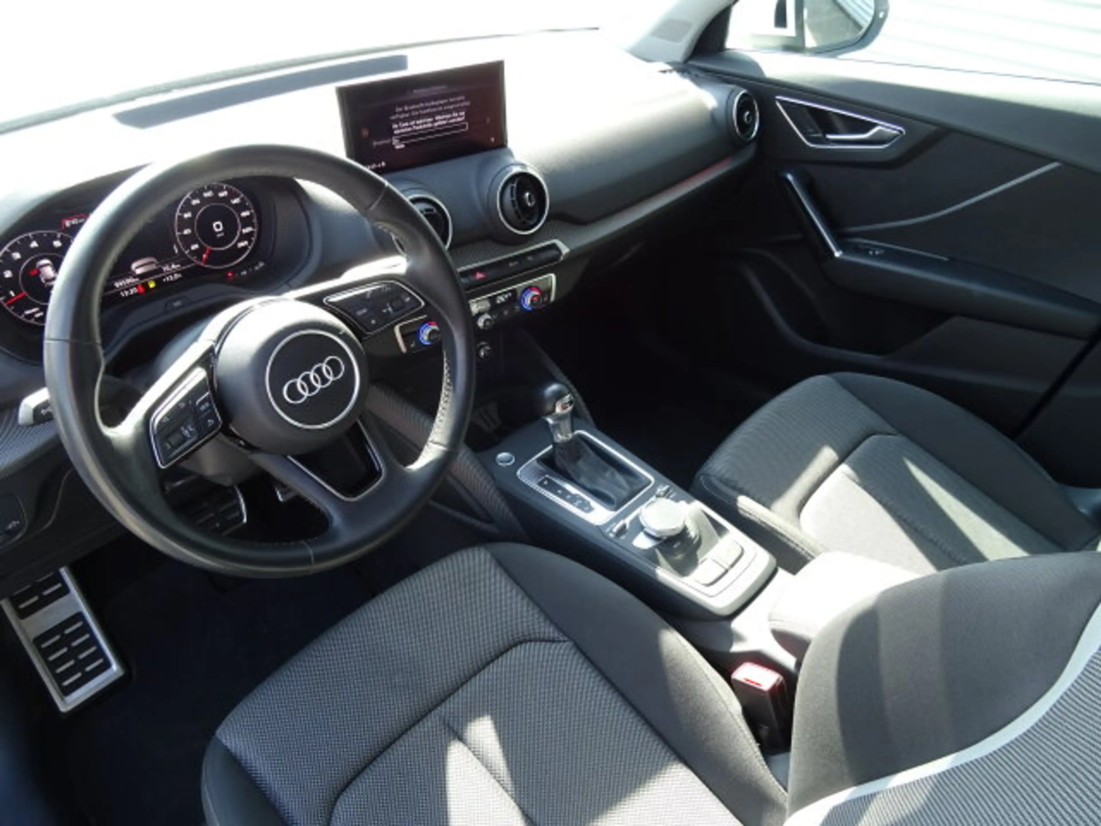 Audi Q2 sport S tronic LED Navi Sitzheizung, TOP Qualität — photo 8