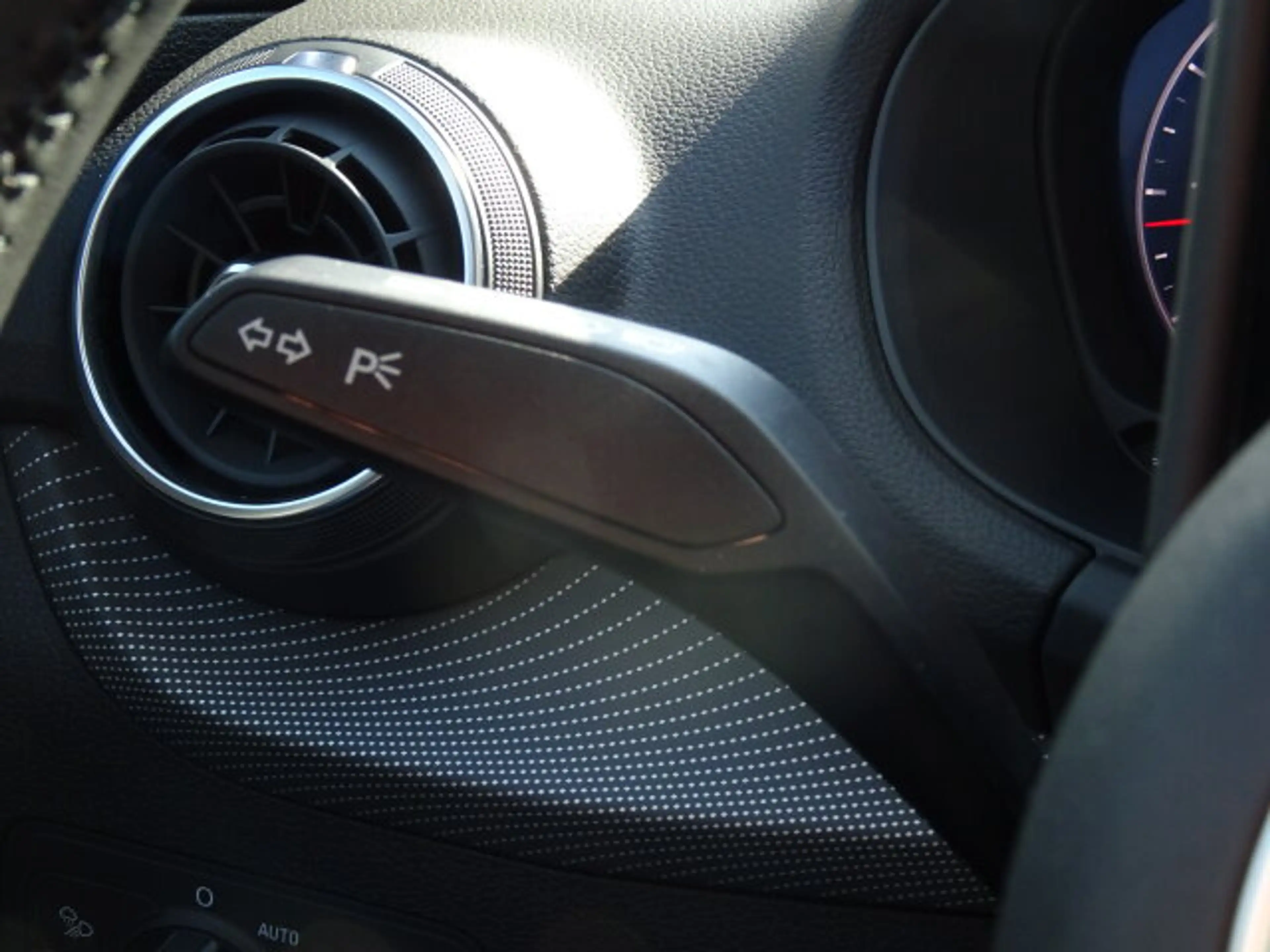 Audi Q2 sport S tronic LED Navi Sitzheizung, TOP Qualität — photo 14