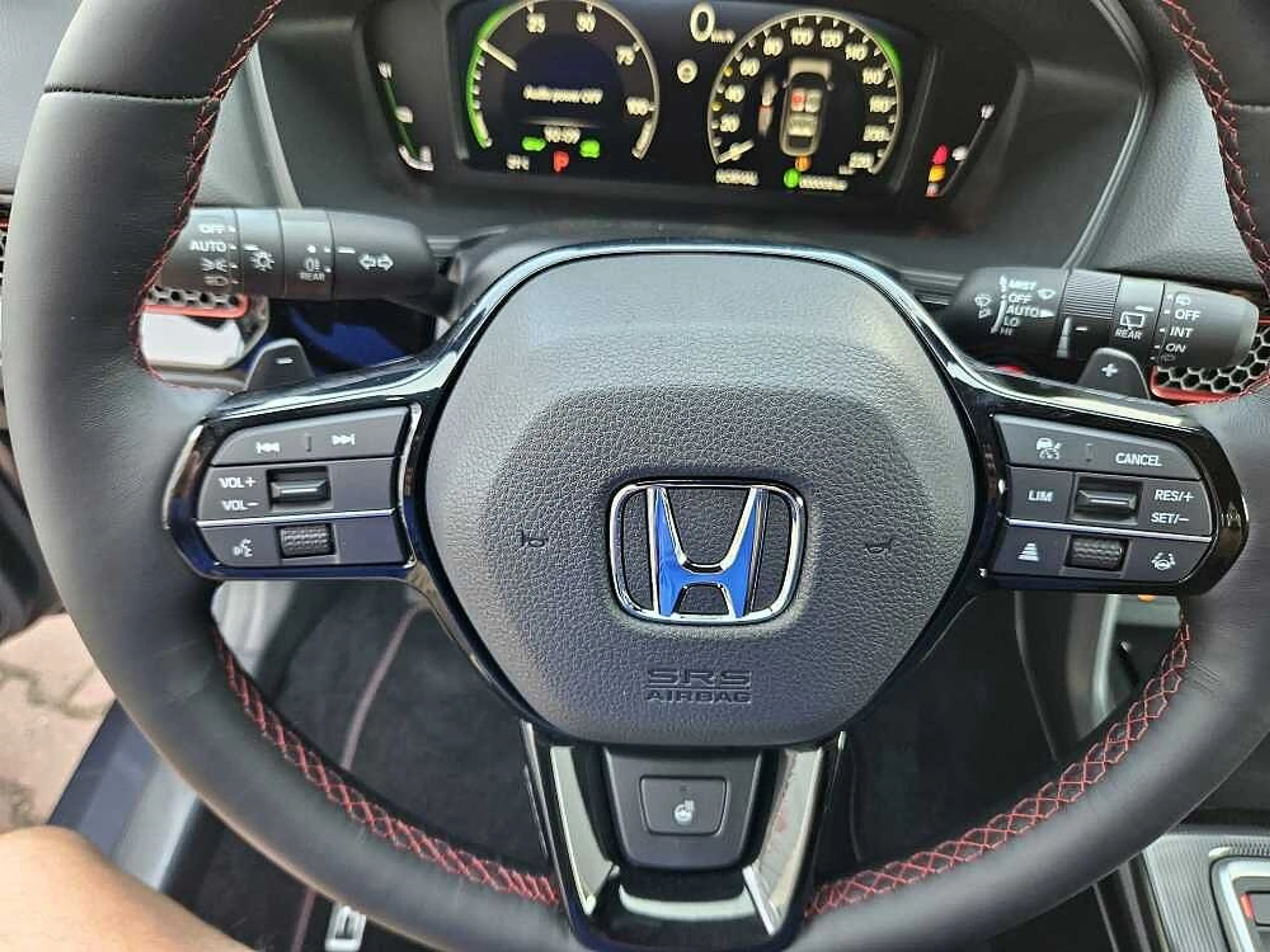 Honda Civic e:HEV 2.0 i-MMD Hybrid Sport — photo 9