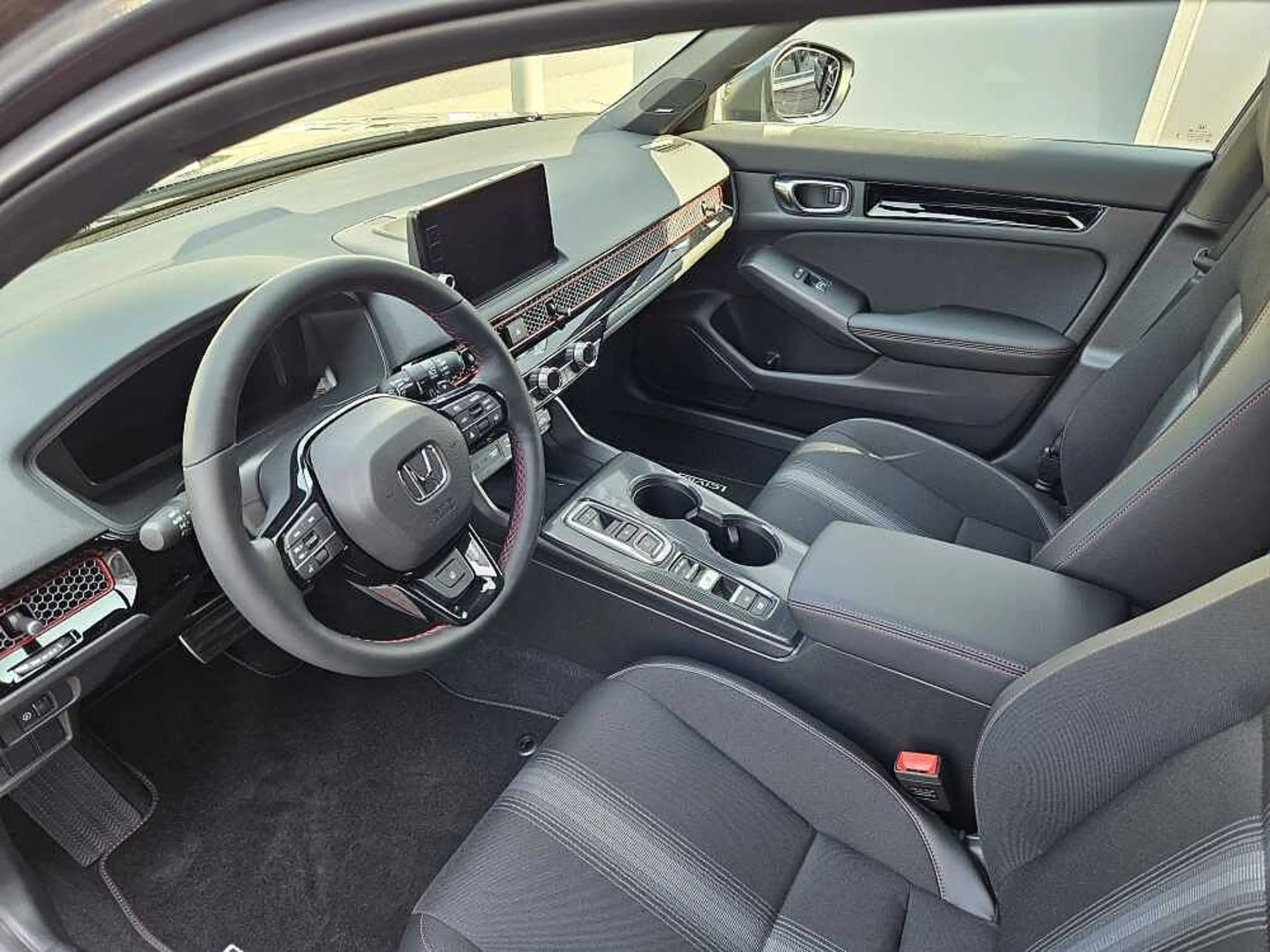 Honda Civic e:HEV 2.0 i-MMD Hybrid Sport — photo 5