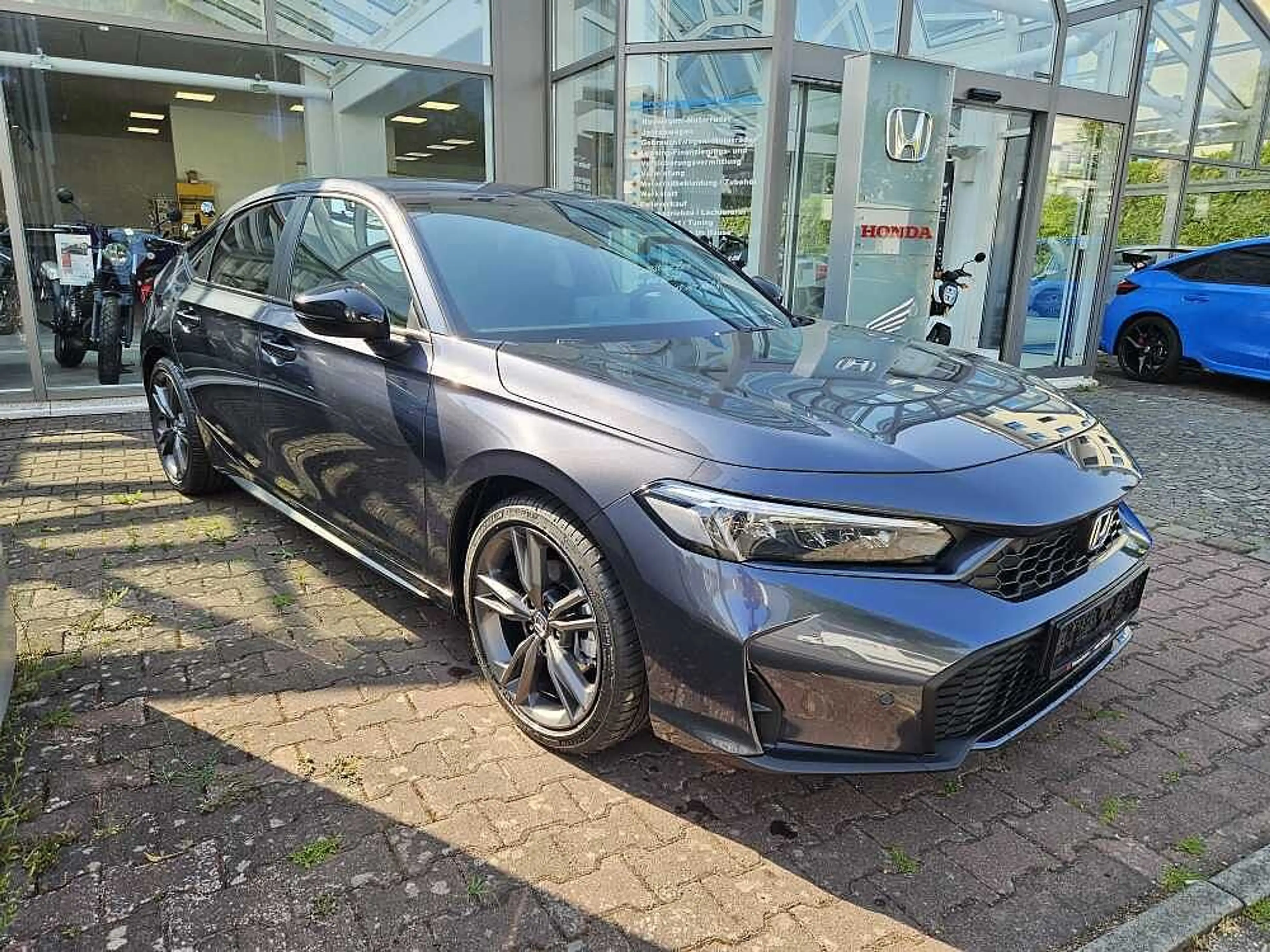 Honda Civic e:HEV 2.0 i-MMD Hybrid Sport — photo 2