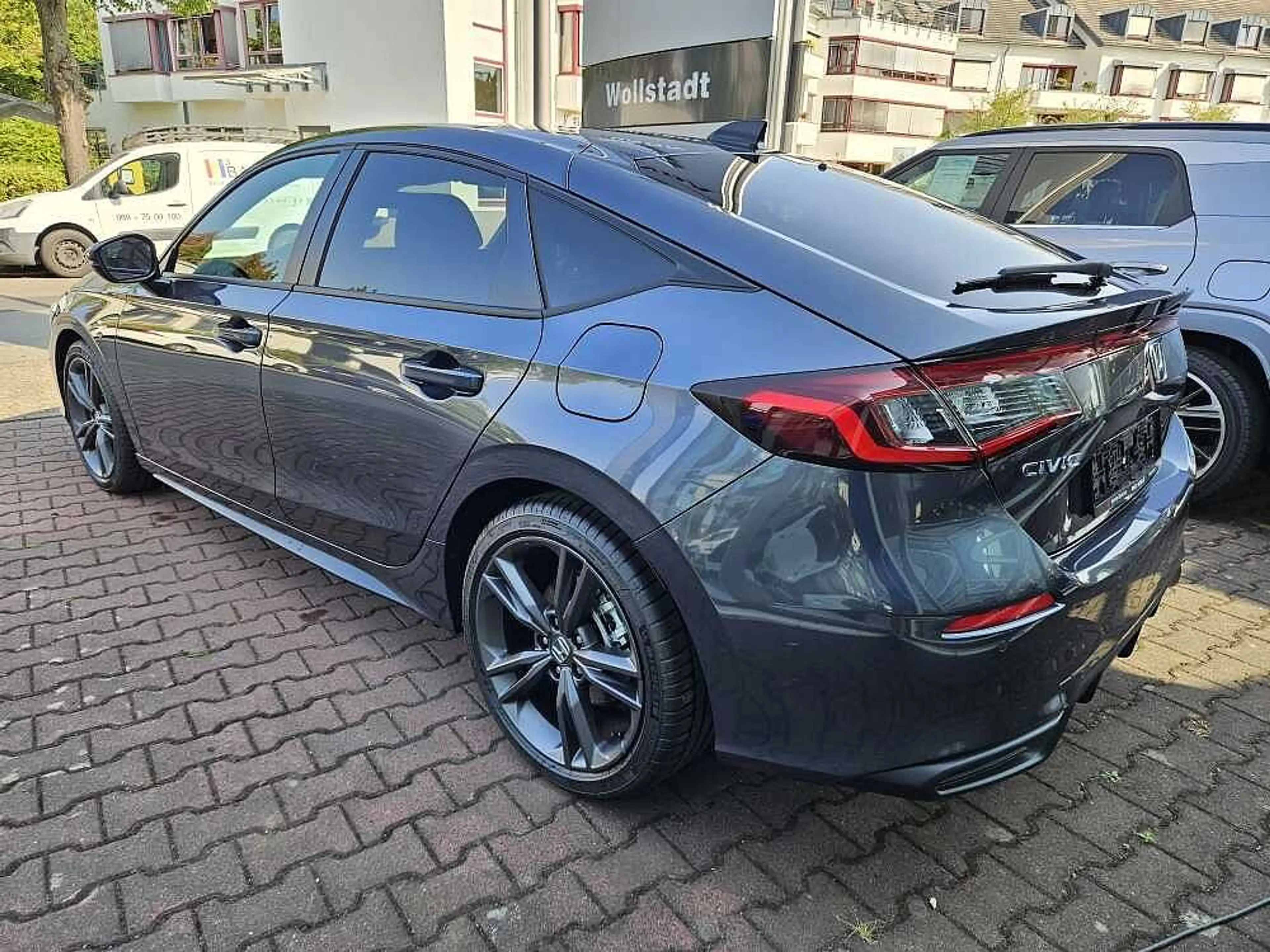 Honda Civic e:HEV 2.0 i-MMD Hybrid Sport — photo 4