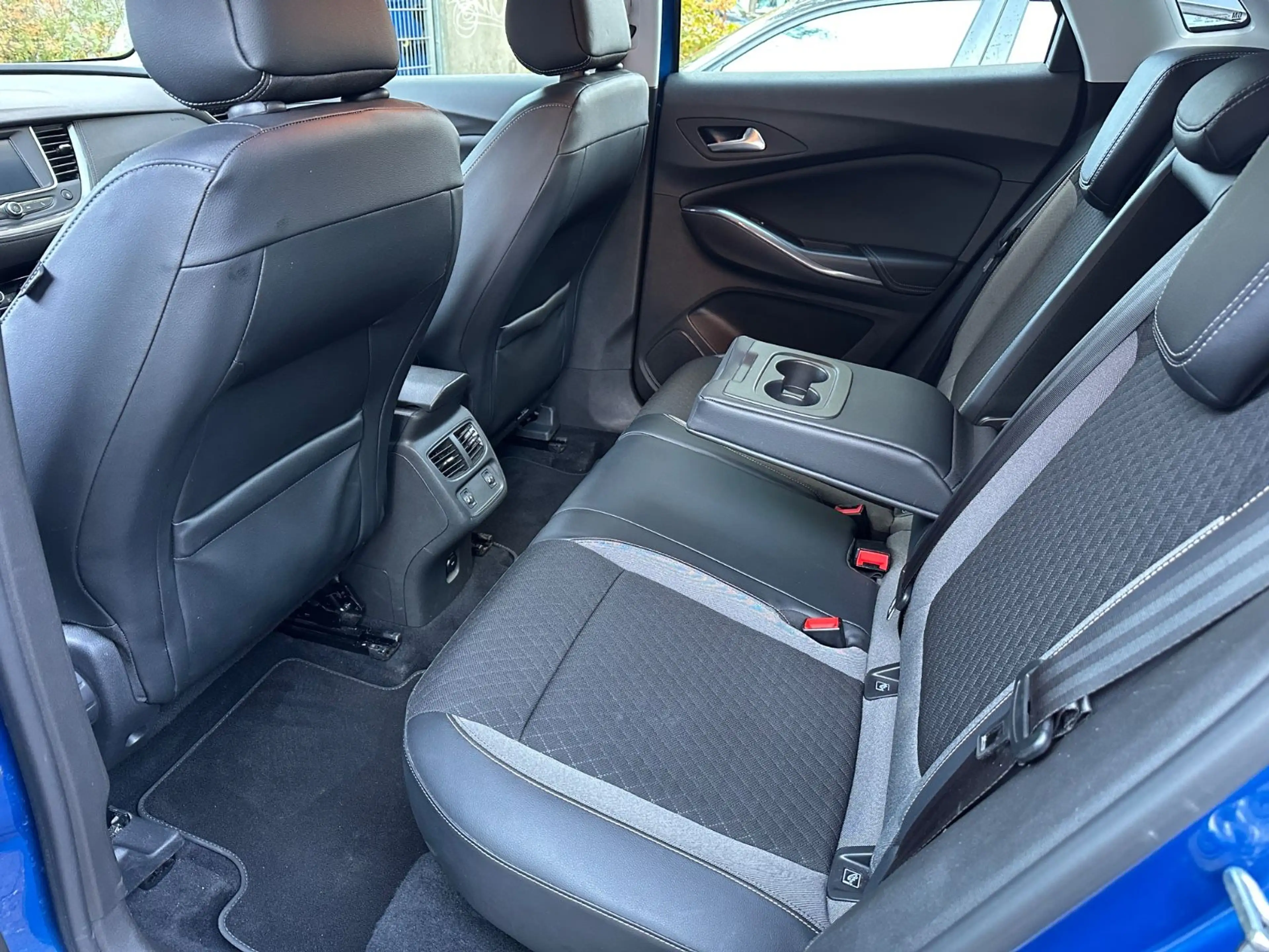 Opel Grandland X 1,2 — photo 14
