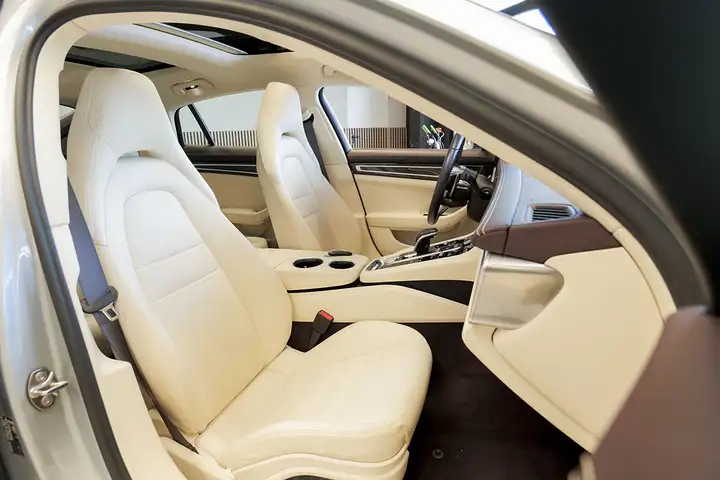 Porsche Panamera 4 E-Hybrid 2018, foto 32