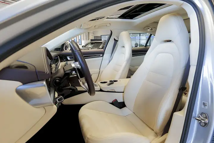 Porsche Panamera 4 E-Hybrid 2018, foto 37