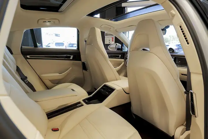 Porsche Panamera 4 E-Hybrid 2018, foto 13