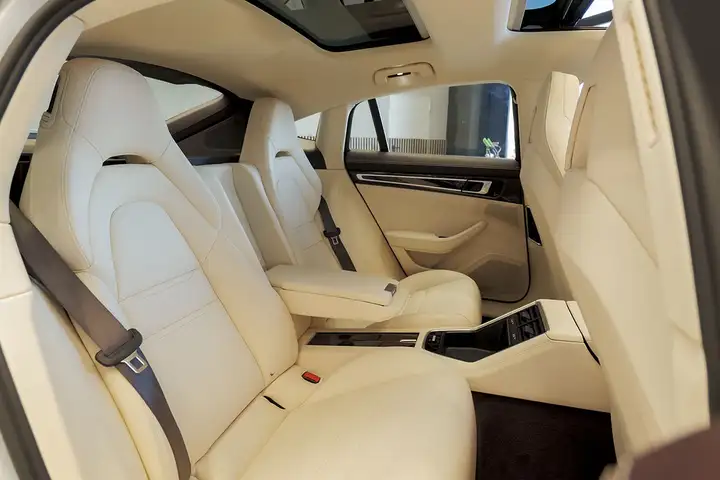 Porsche Panamera 4 E-Hybrid 2018, foto 16
