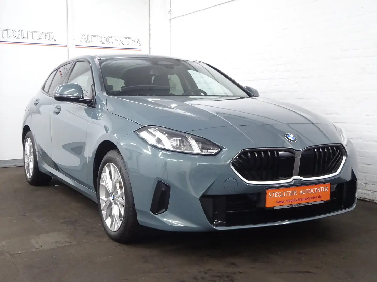 BMW 118 d Aut./Shadow/LC+/LED/Nav/Kamera/TW/PDC/SHZ/Ambien Grün - 2