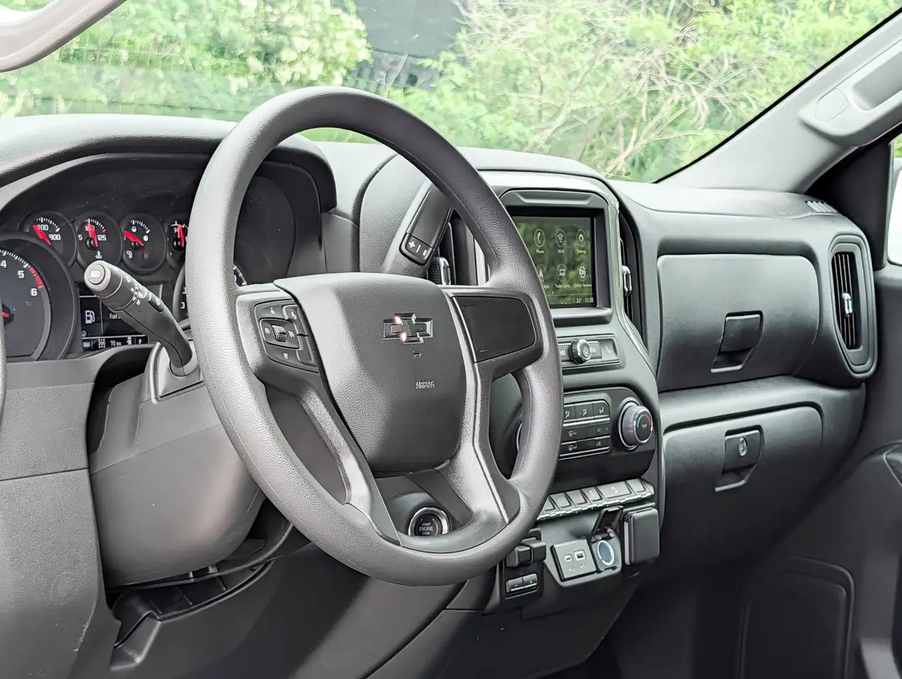 Chevrolet Silverado 1500 снимка Chevrolet Silverado 1500