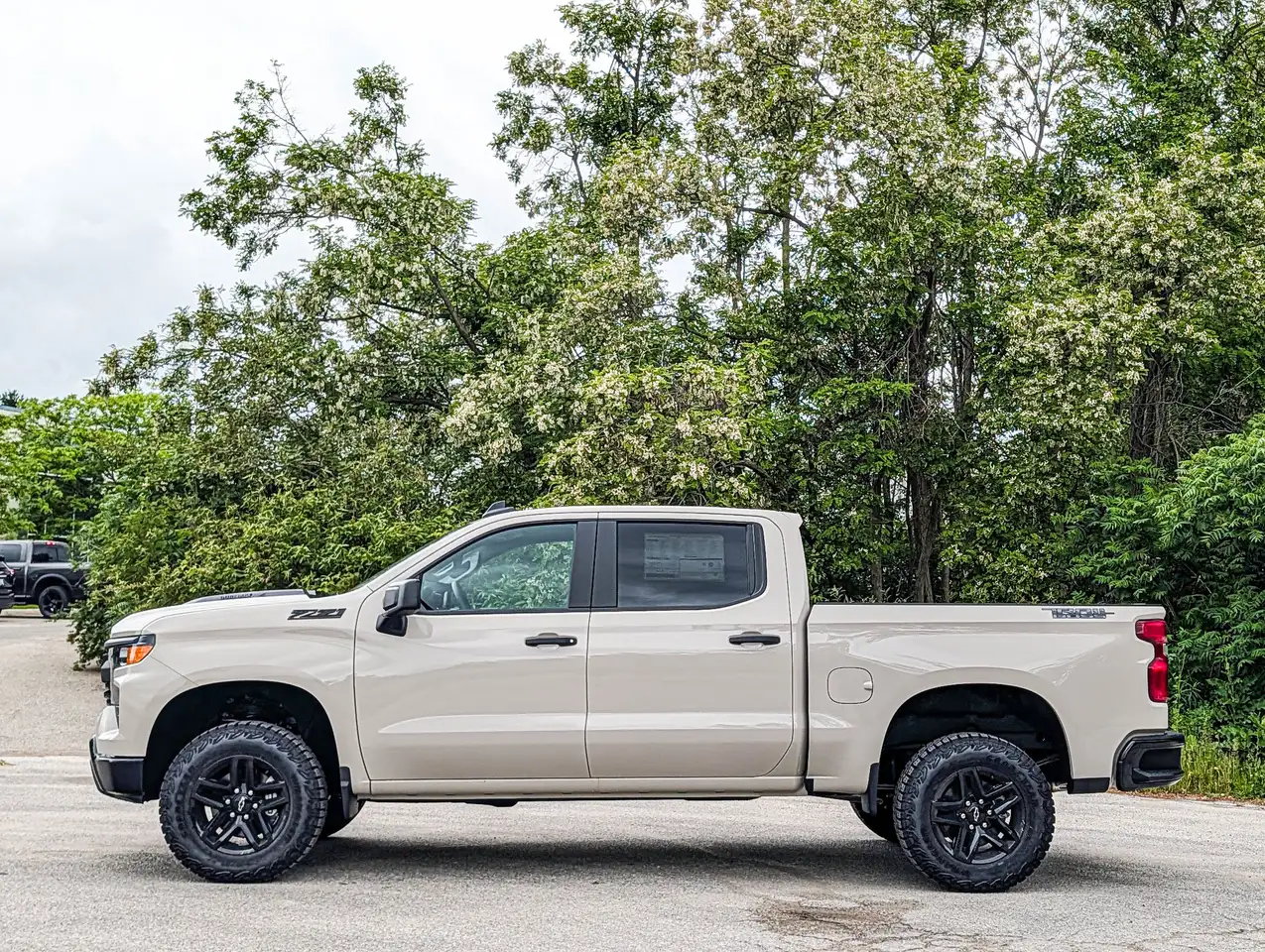 Chevrolet Silverado 1500 снимка Chevrolet Silverado 1500