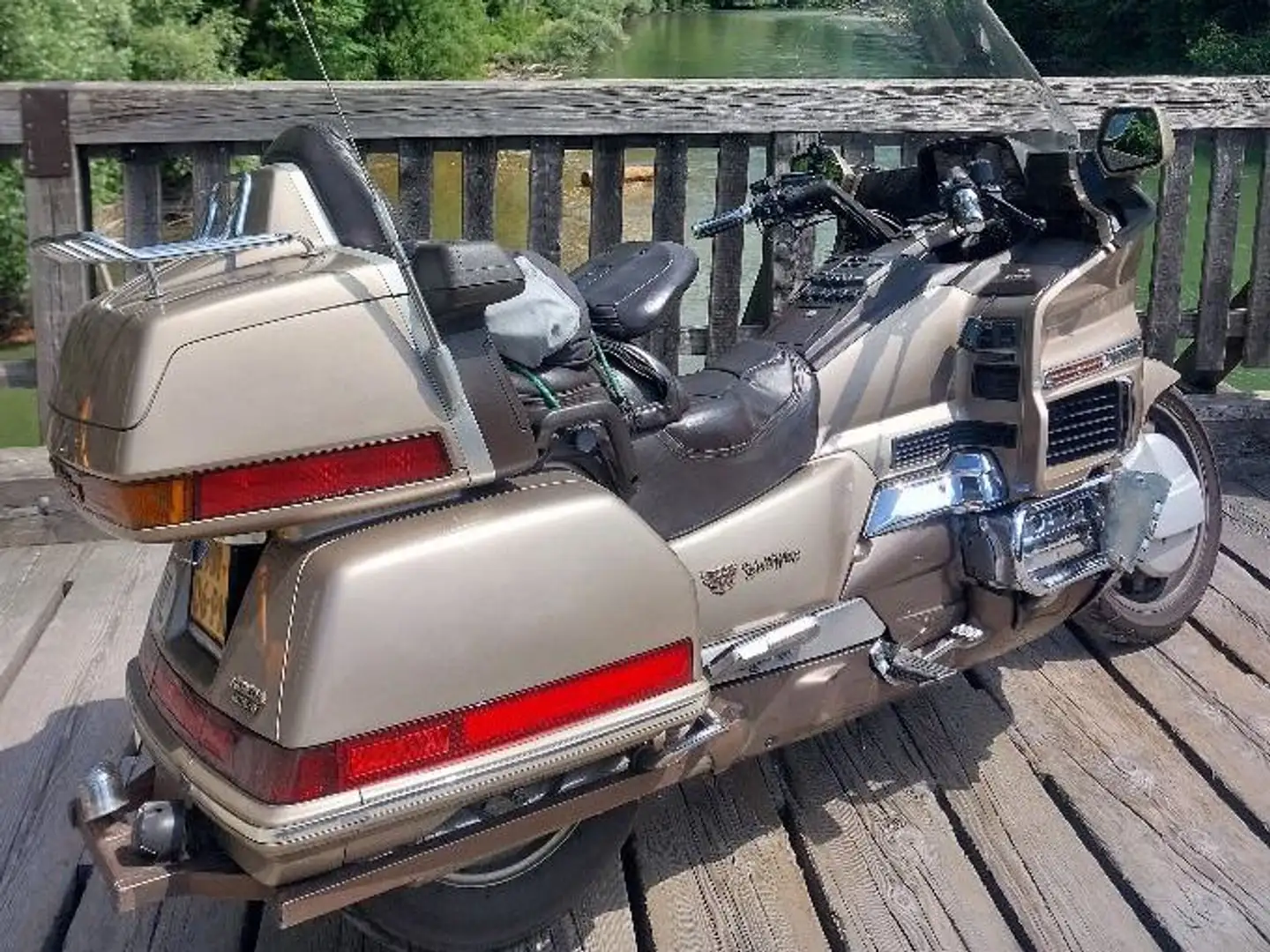 Honda Gold Wing GL 1500 Золотий - 2