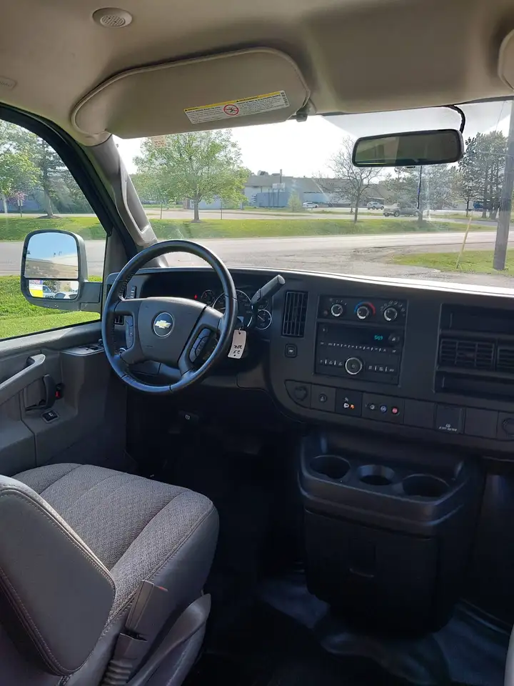 Chevrolet Express 2500 снимка Chevrolet Express 2500