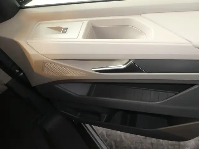 Volkswagen T7 Multivan VW T7 Multivan Edition ÜH eHybrid 180 kW 4M Ansicht 13