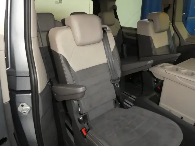 Volkswagen T7 Multivan VW T7 Multivan Edition ÜH eHybrid 180 kW 4M Ansicht 16