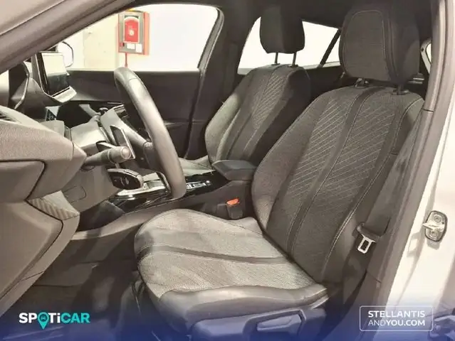 Peugeot 2008 view 9