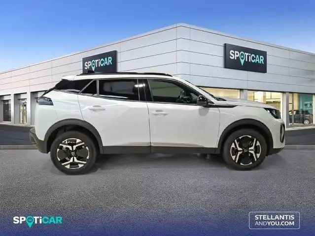 Peugeot 2008 view 4