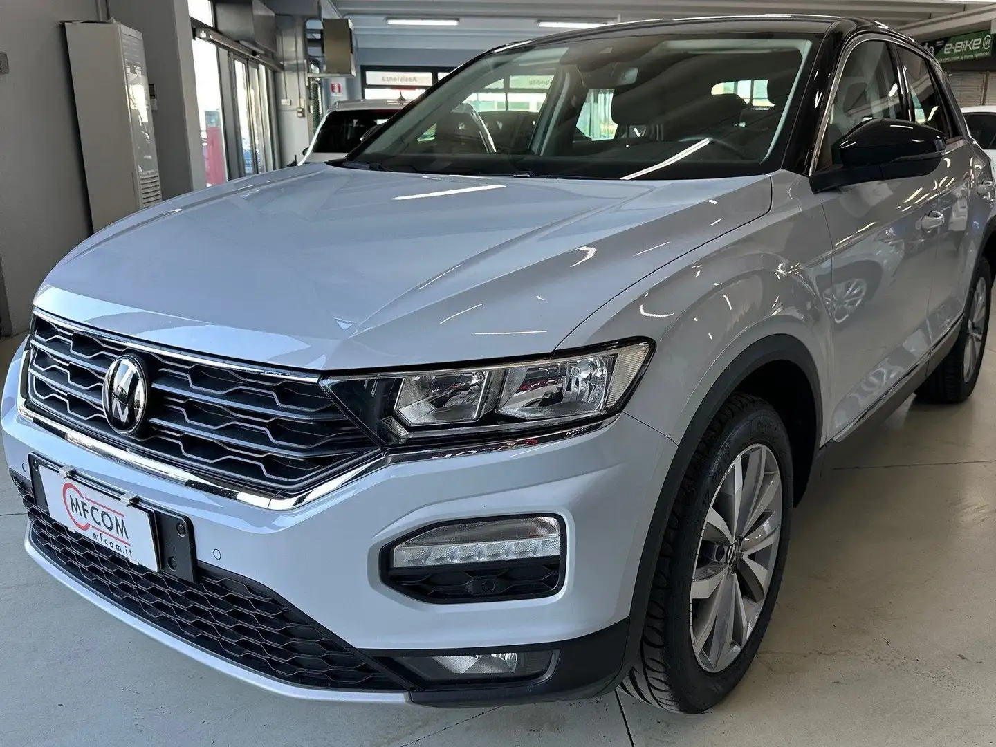 Volkswagen T-Roc 1.5 tsi Style BICOLOR Plateado - 1