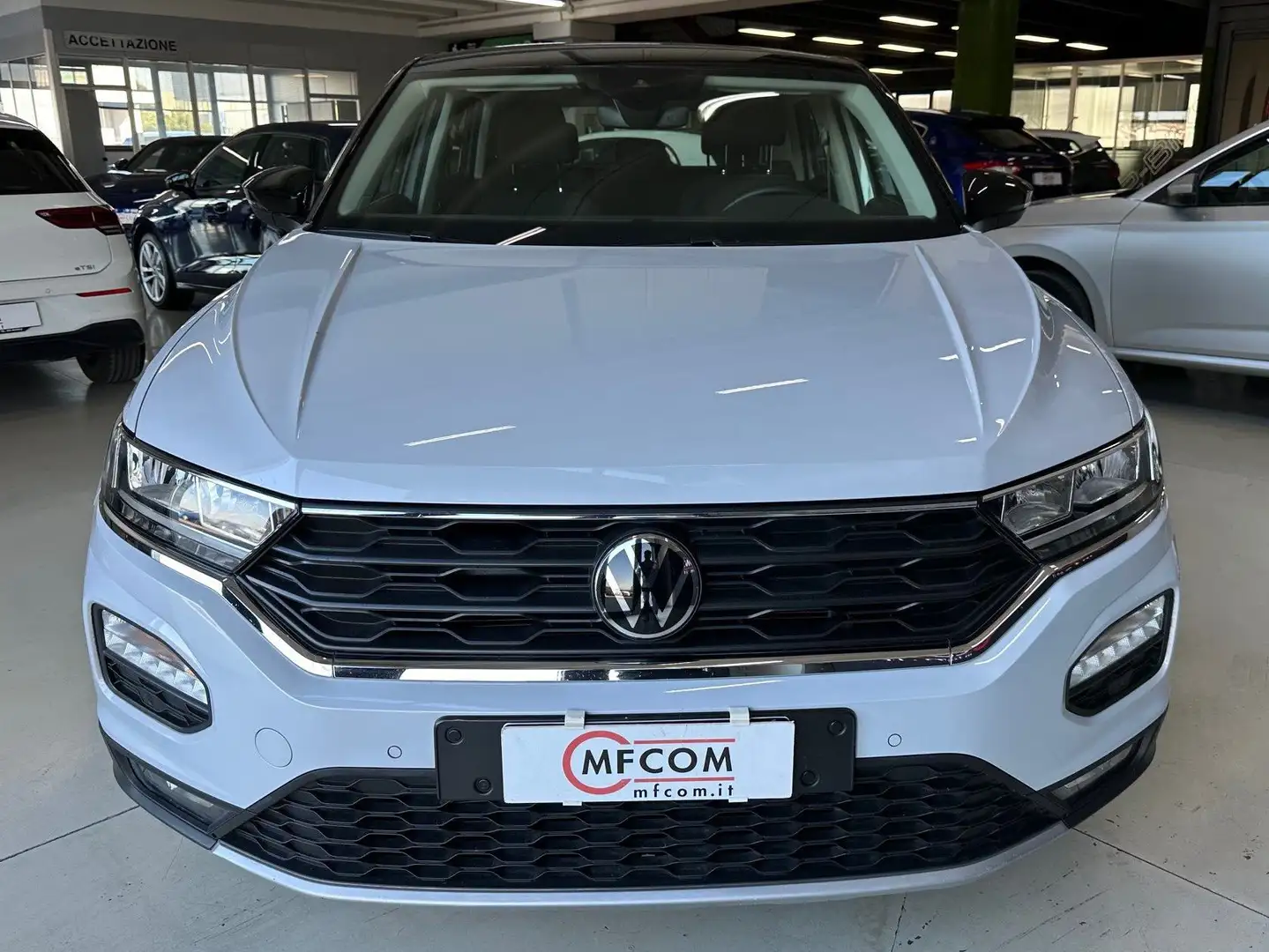 Volkswagen T-Roc 1.5 tsi Style BICOLOR Plateado - 2