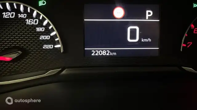 Peugeot 208 view 9