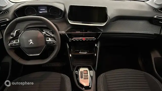 Peugeot 208 view 11