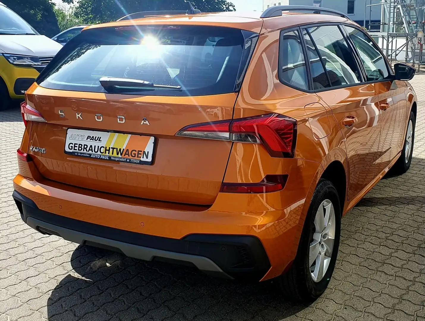 Skoda Kamiq Selection130*Rückfahrkam*SHZ*5j/100TKM Garantie Orange - 2