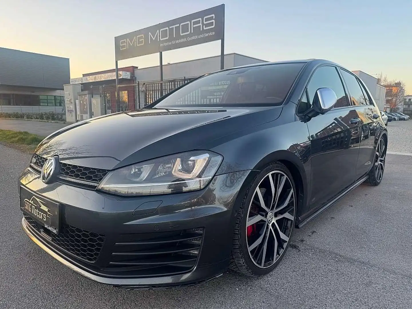 Volkswagen Golf GTD 2,0 TDI DSG Negro - 1