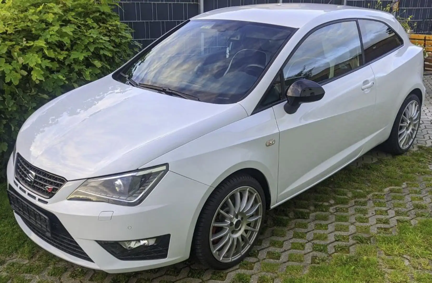 SEAT Ibiza Ibiza SC 1.4 TSI DSG Cupra Weiß - 1