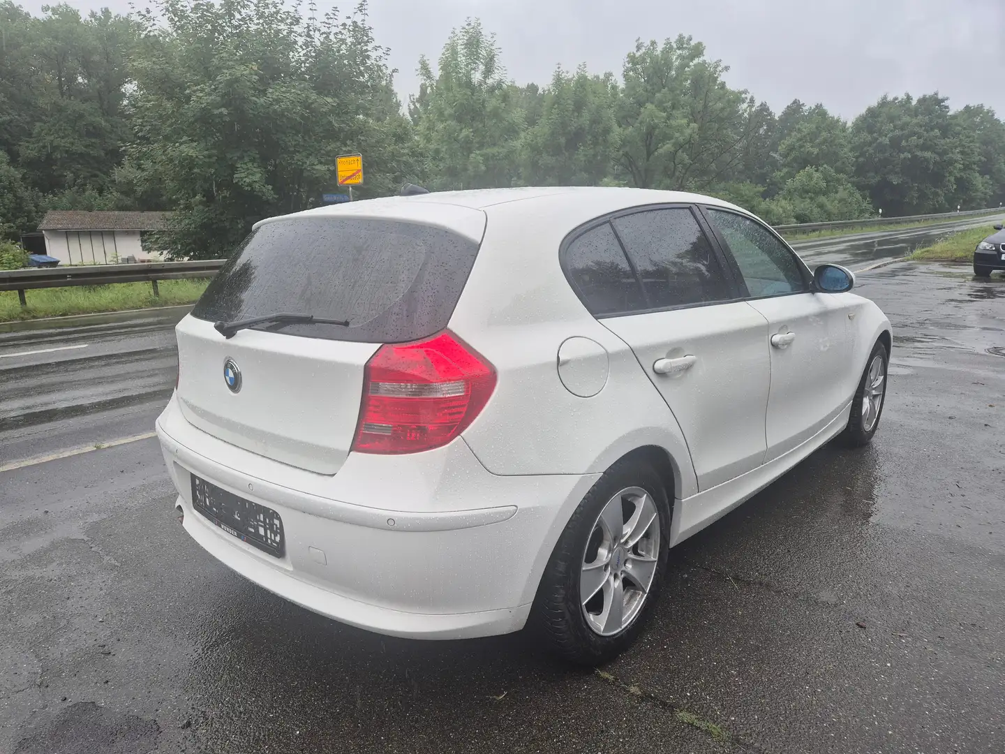 BMW 116 116i TÜV NEU MFL Alu PDC Tempomat Lichtpaket Blanc - 2