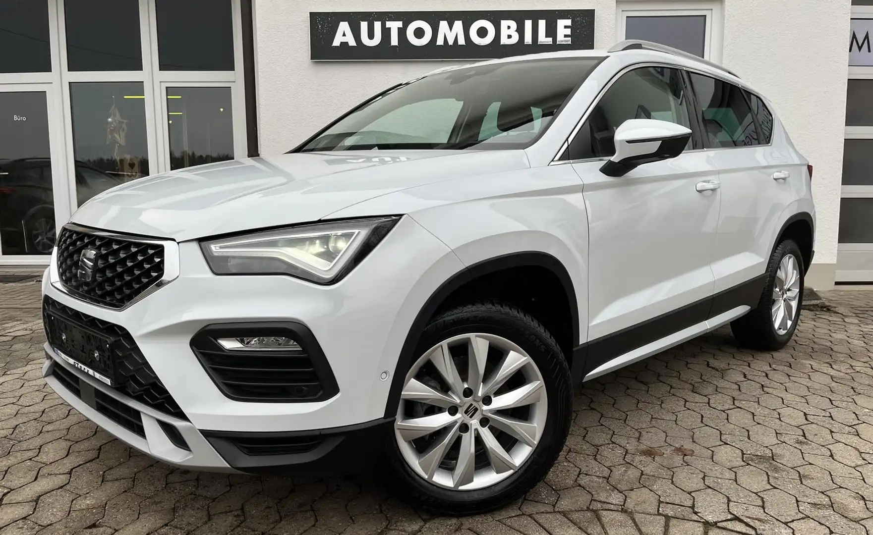 SEAT Ateca Xperience 1,5 TSI DSG LED NAVI KAM AHK ACC Weiß - 1