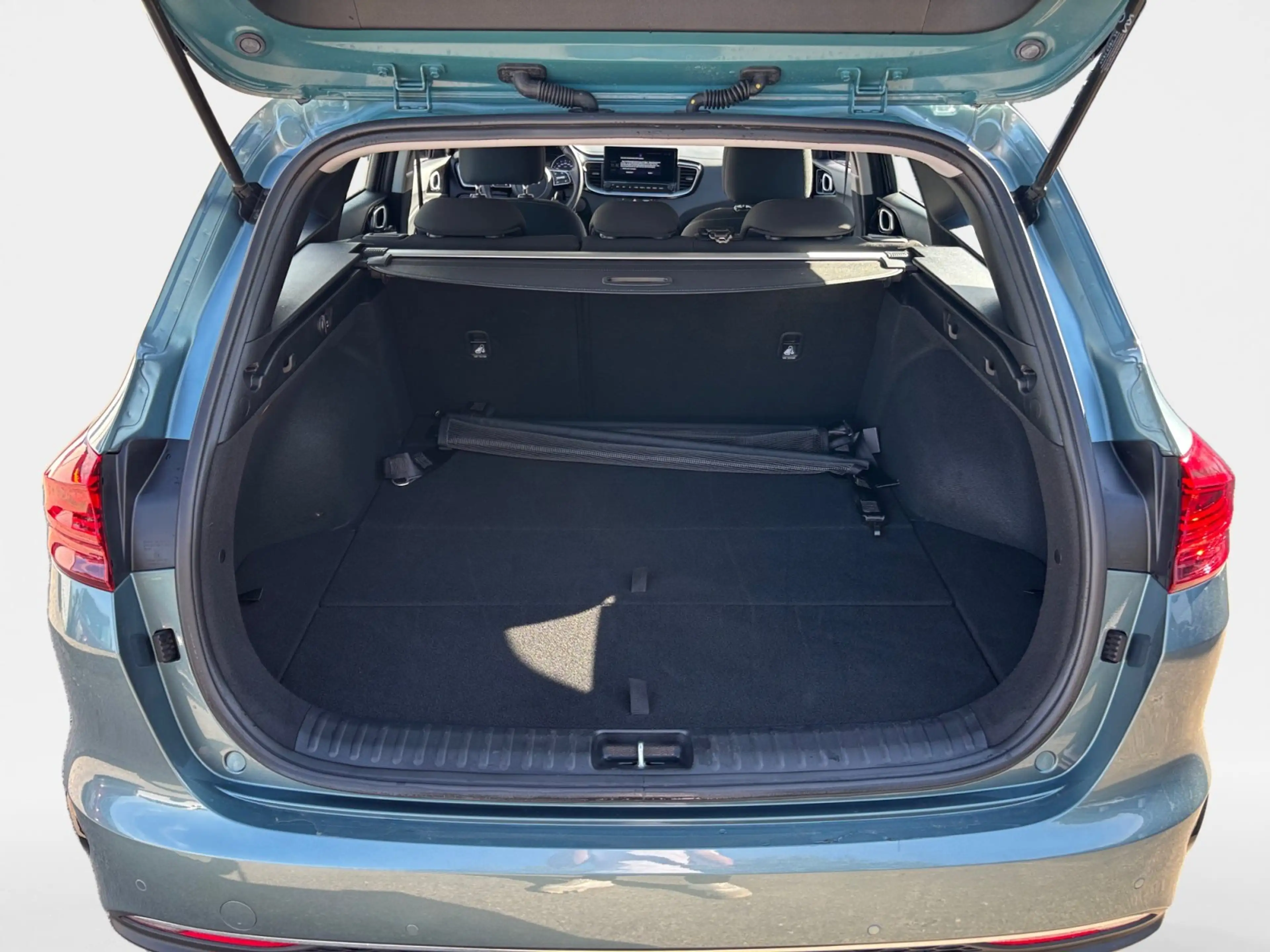 Kia Ceed SW / cee'd SW Ceed SW 1.5 Vision DCT+Navi+Kamera+SHZ+SCC — photo 11