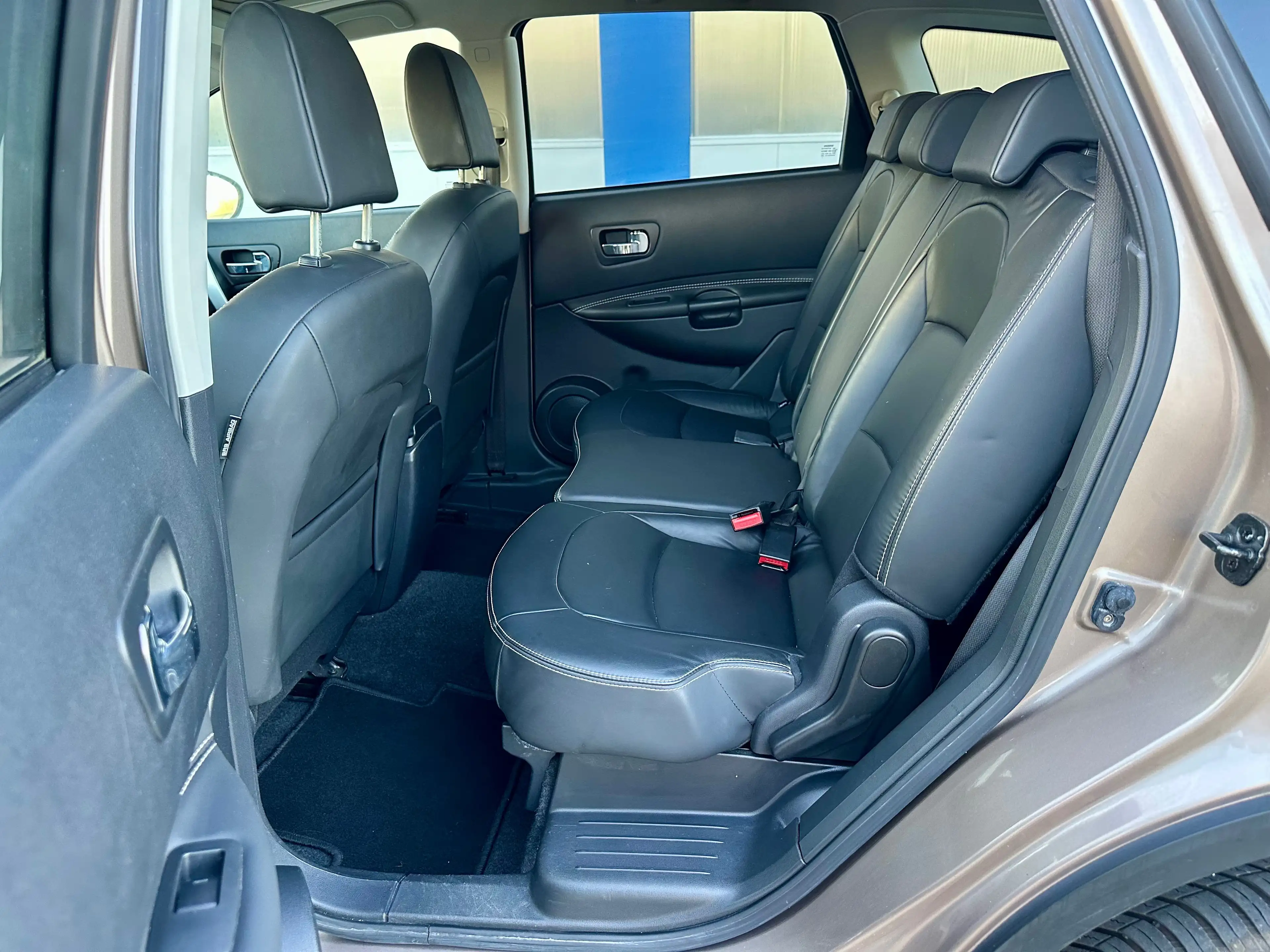 Nissan Qashqai+2 Tekna 4X4 — photo 14