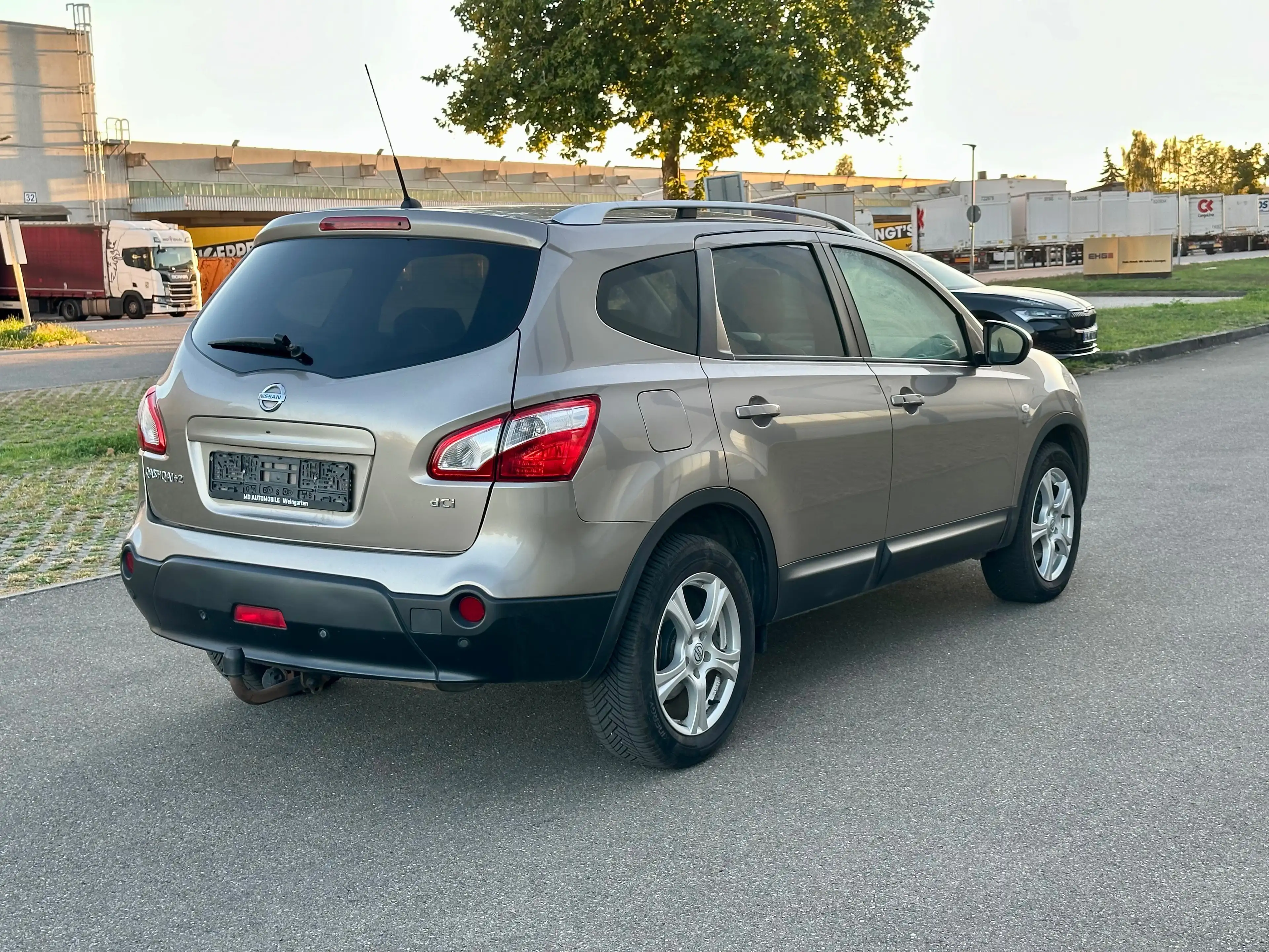 Nissan Qashqai+2 Tekna 4X4 — photo 4