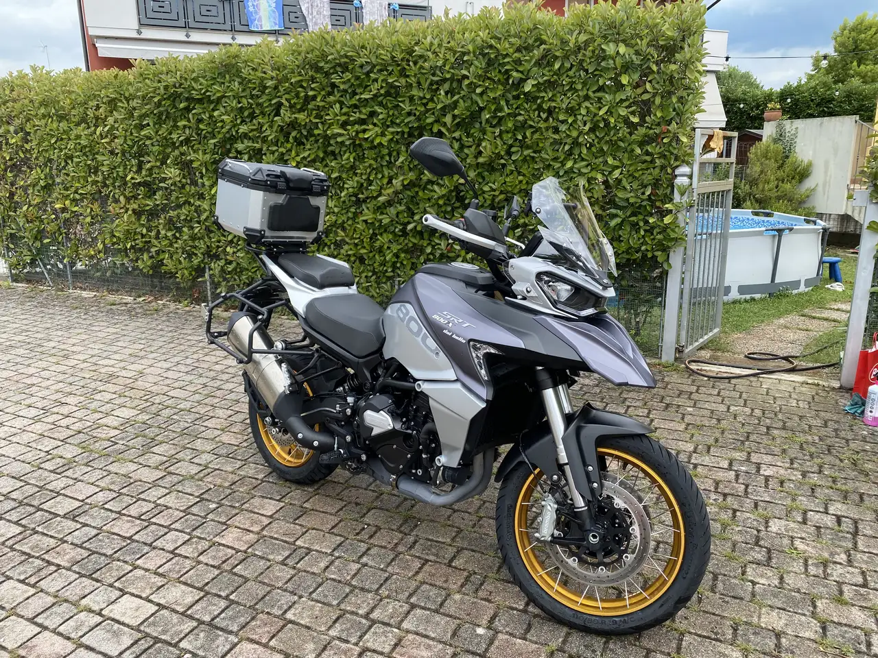 QJ Motor SRT 900 SX