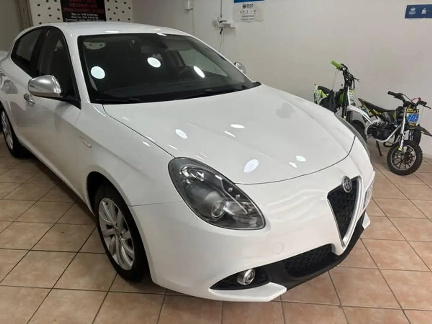 Alfa Romeo Giulietta ALFA ROMEO GIULIETTA 1.6 JTDM 120CV SUPER White - 2