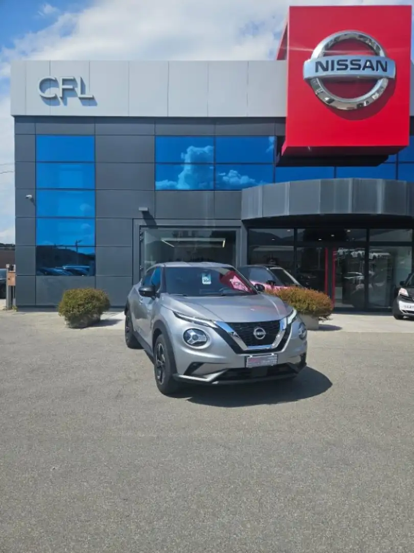 Nissan Juke 1.0 DIG-T 114 CV N-Connecta Gümüş rengi - 1