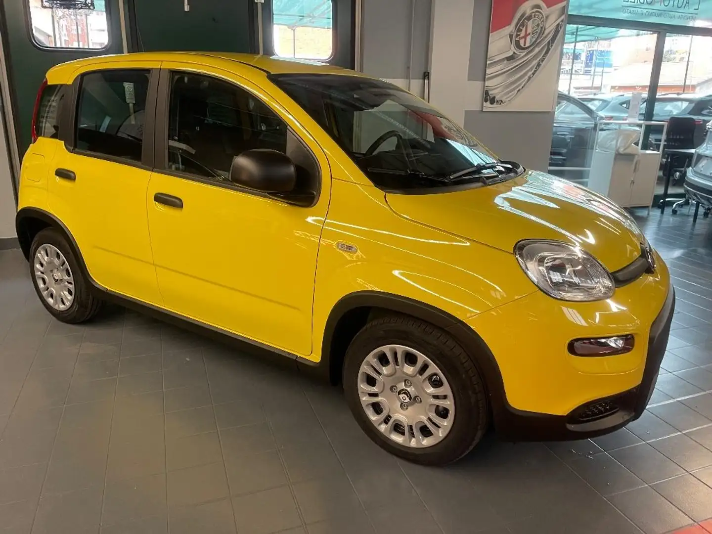 Fiat Panda 1.0 FireFly S&S Hybrid Giallo - 1