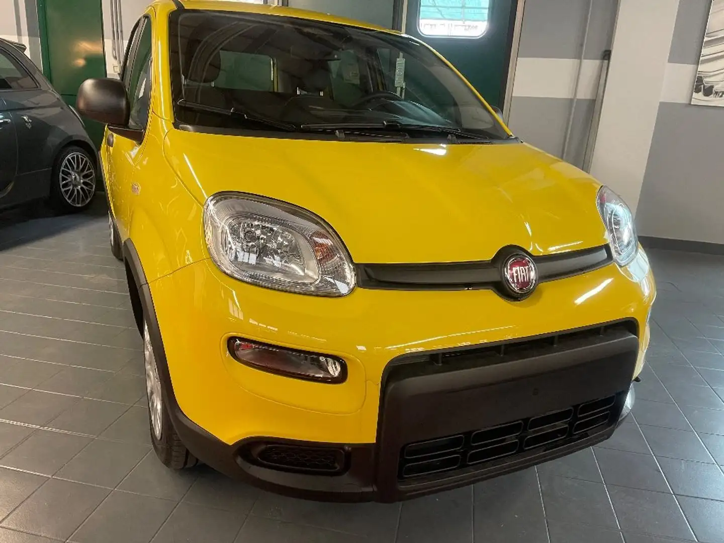 Fiat Panda 1.0 FireFly S&S Hybrid Giallo - 2