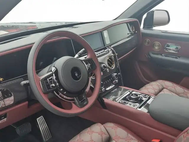 Rolls-Royce Cullinan view 13