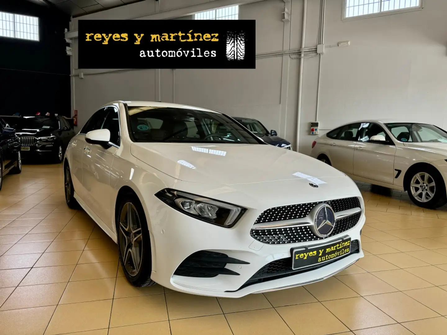 Mercedes-Benz A 180 180d Sedán 7G-DCT Blanco - 2