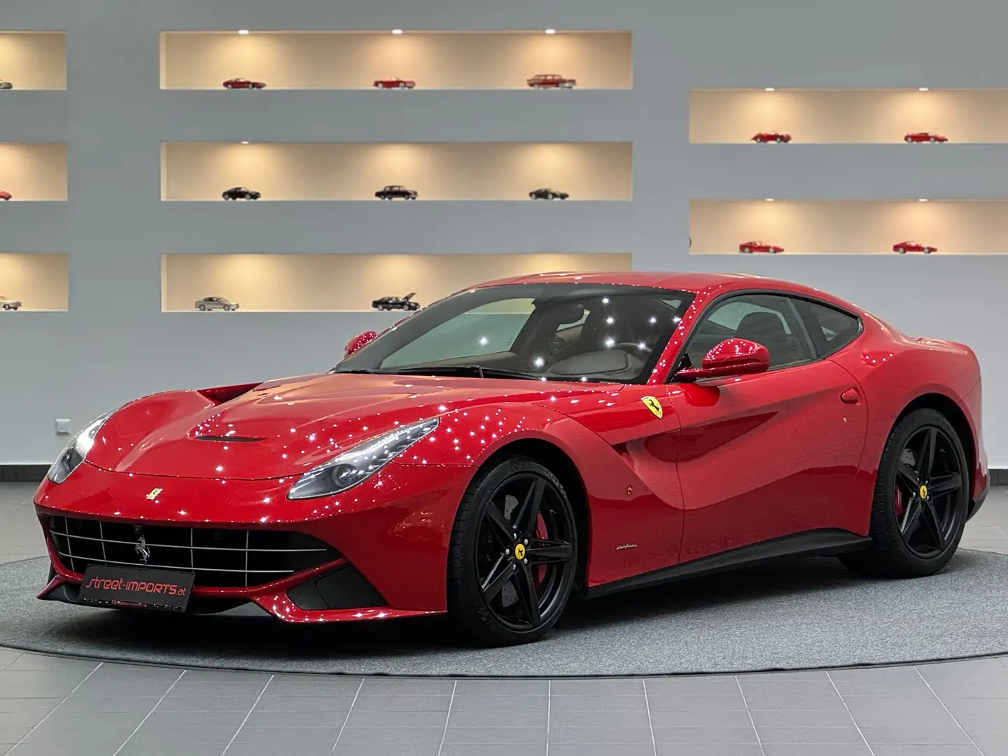 Ferrari F12 Berlinetta*Ö-Auto*1.Besitz*ProminenterVorbesitz Rot - 1