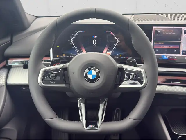 BMW 5 Series view 11