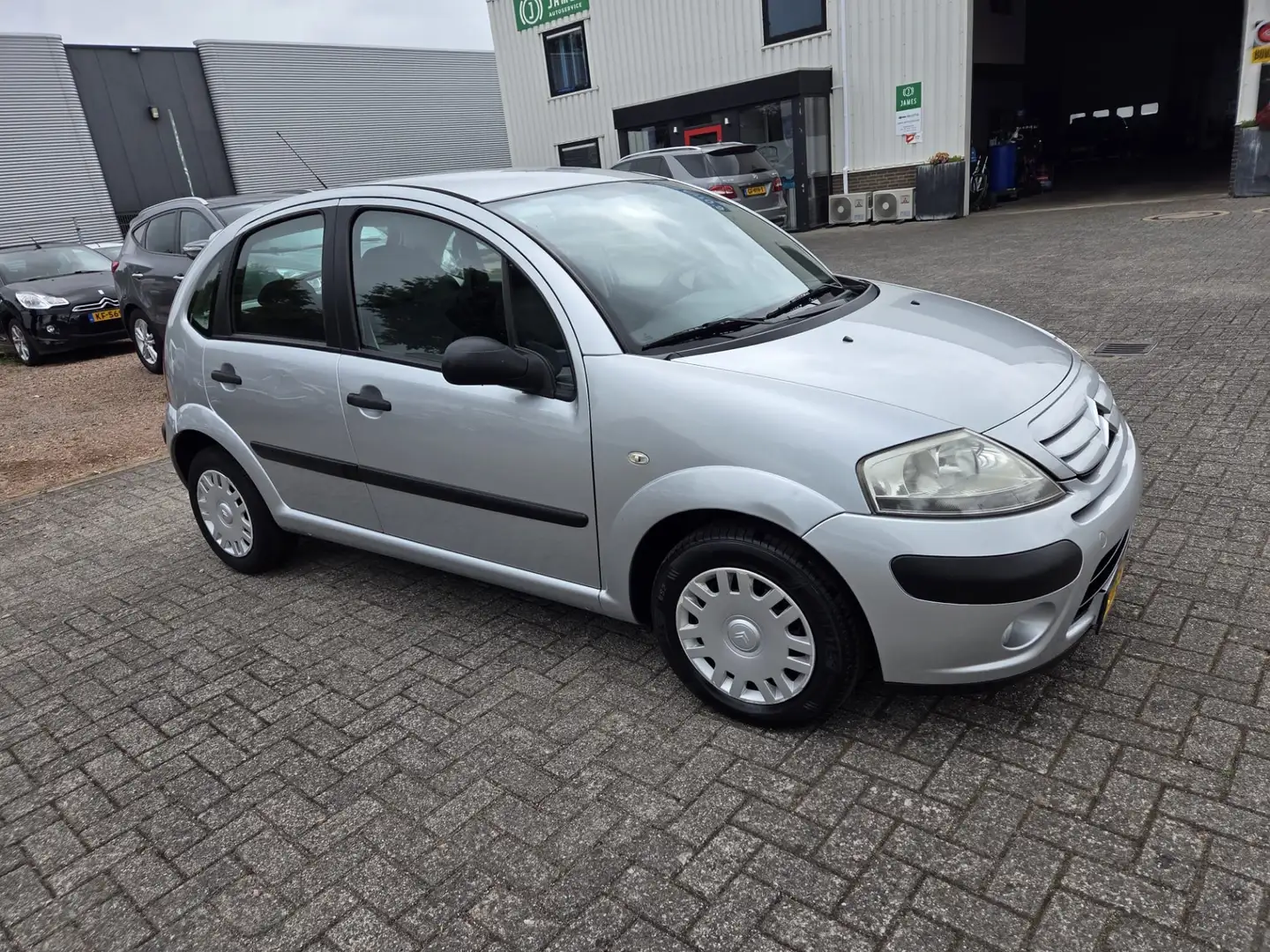 Citroen C3 1.1i Ligne Prestige Серый - 2