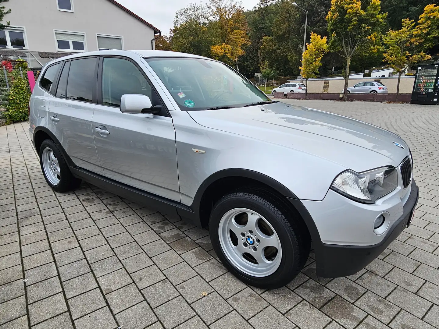 BMW X3 2.0i / TÜV 06/27 / TOP Argent - 2