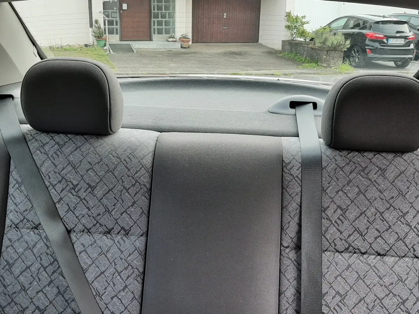 Ford Focus Focus Ambiente Rot - 2